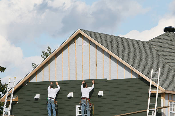 Professional Vinyl Siding technician working in Barton, MD